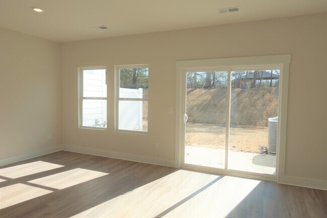 Building Photo - 104 Tramore Ln