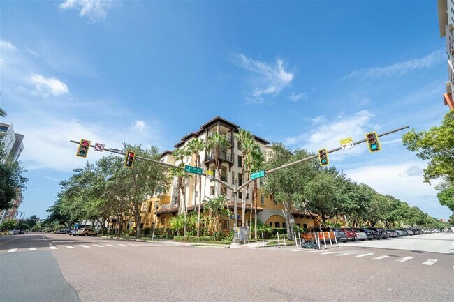 Foto del edificio - 200 4th Ave S