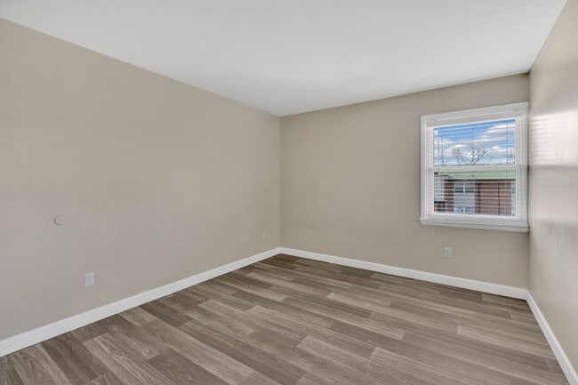 Interior Photo - Bristol Square
