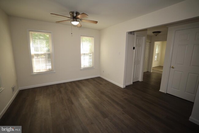 Building Photo - 2400 Ansdel Ct