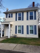 Building Photo - 76 Benson St