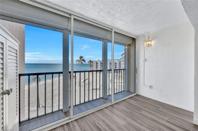 Foto del edificio - 25820 Hickory Blvd