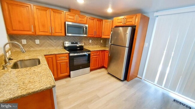 Building Photo - 8709 Ravenglass Way