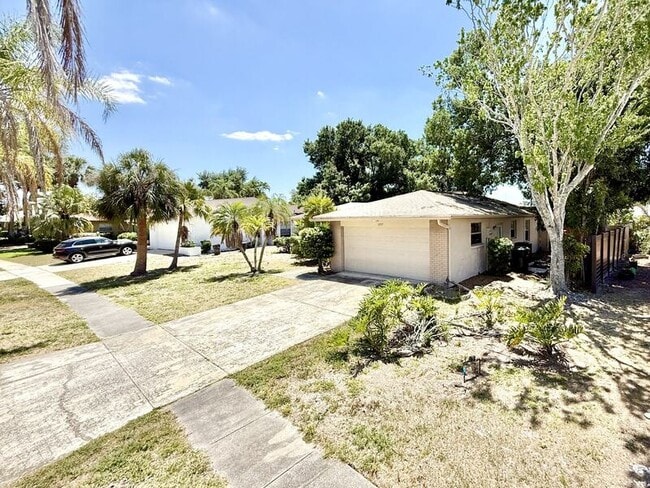 Building Photo - 3777 Gatewood Dr