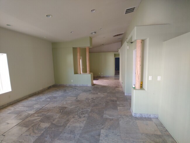 Foto del edificio - 69 E Columbus Ave