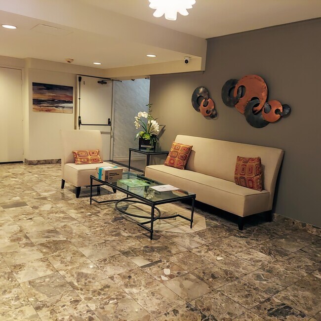 Foto del edificio - 10676 Wilkins Ave