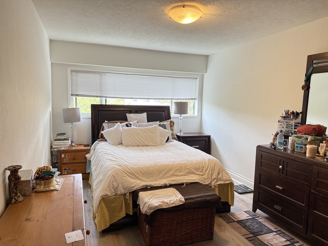 Primary Photo - 908 Cook St