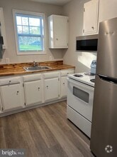 Building Photo - 132 Briarwood Cir