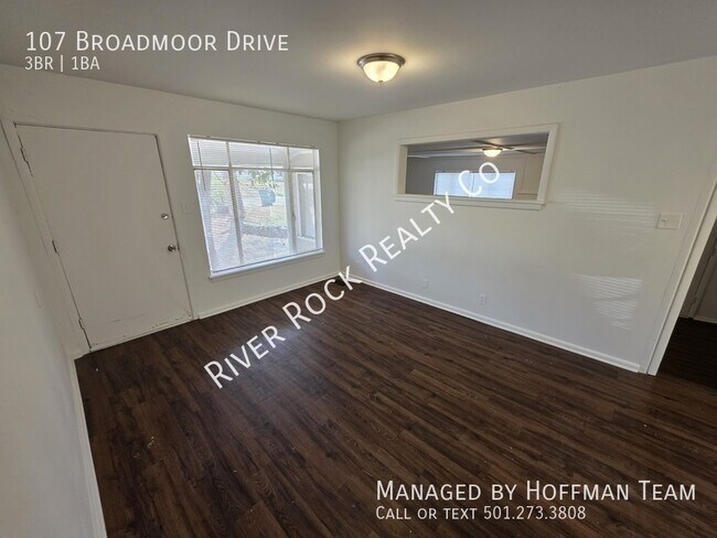 Building Photo - 107 Broadmoor Dr