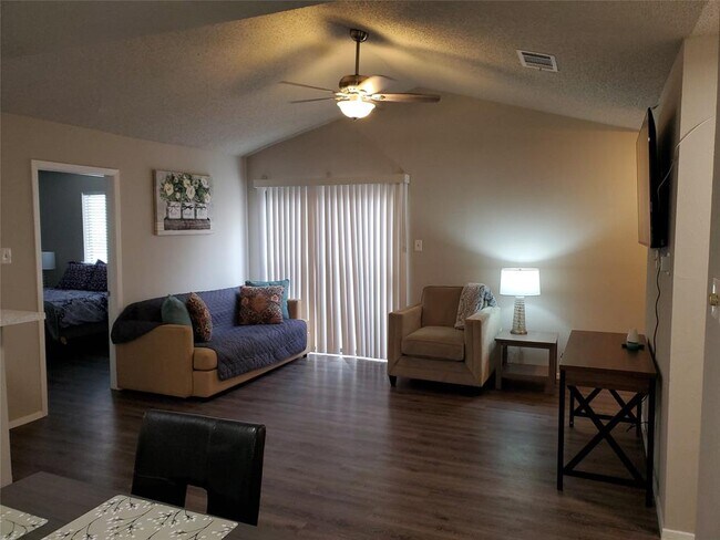 Building Photo - 12401 Alderbrook Dr