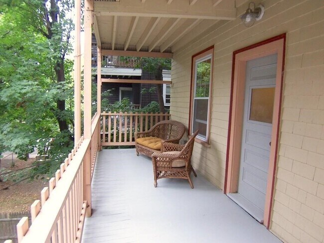 Foto del edificio - 49 Pleasant St