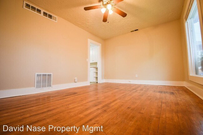 Building Photo - 2 br, 1 bath House - 5311 NE 11th Ave.