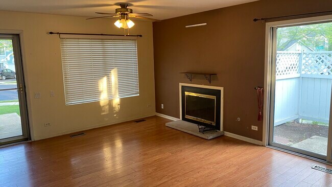 Building Photo - 437 Valley Forge Ct