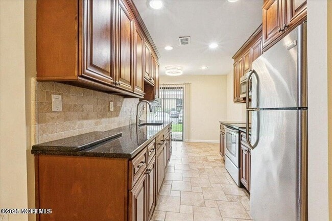 Foto del edificio - 70 Overlook Way