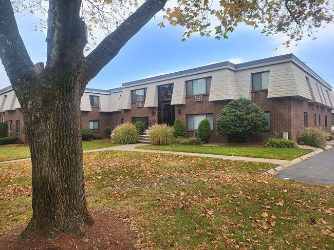 Foto del edificio - 1 Hallmark Gdns