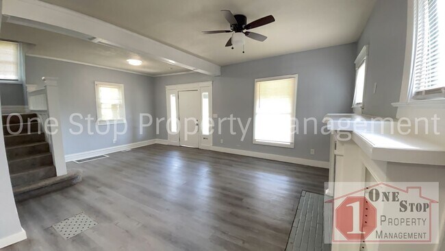 Foto del edificio - Charming 3-bedroom, 2-bath home in Kansas ...