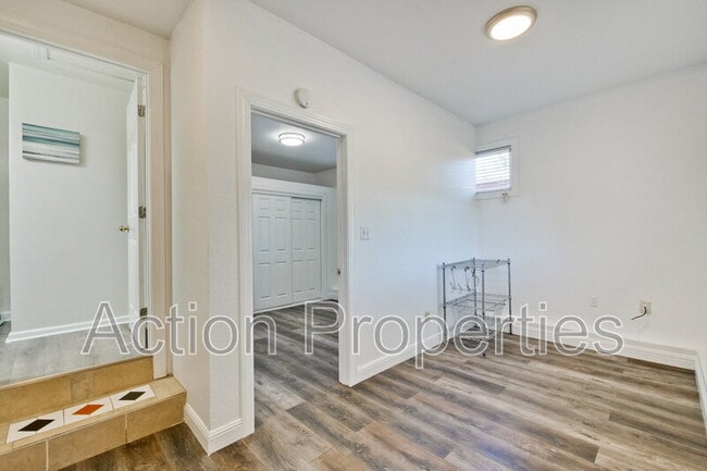 Building Photo - 439 Glendale Ave