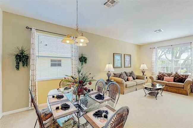 Building Photo - 136 Henley Cir