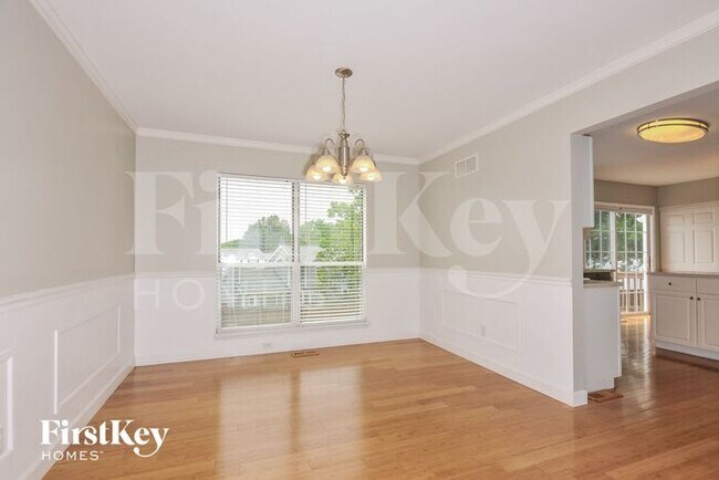 Foto del edificio - 124 Royallsprings Pkwy