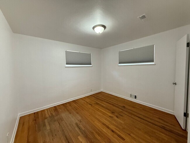 Foto del edificio - Beautifully Updated Home near Federal & Al...