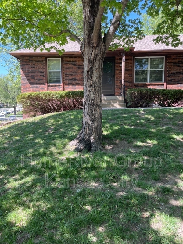 910 NE 68th St, Gladstone, MO 64118 Townhome Rentals in Gladstone MO