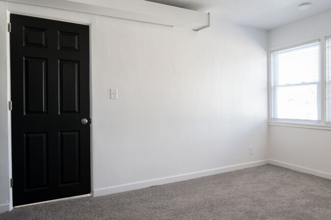 Building Photo - Now Pre-leasing: Scenic Hills Homes 2 Bedr...
