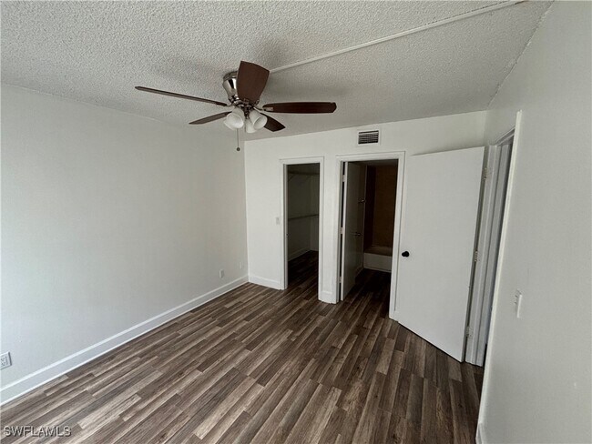 Building Photo - 201 Santa Clara Dr
