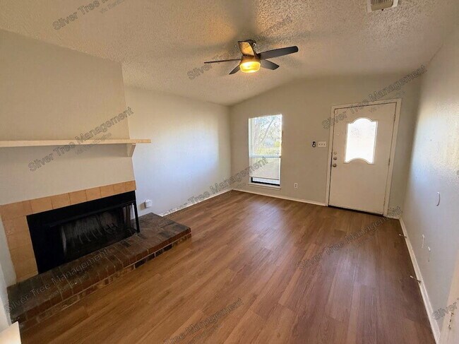 Building Photo - 6847 S Creek Dr