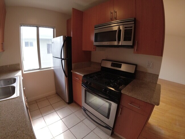Building Photo - 3105 S Durango Ave