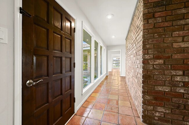 Foto del edificio - 14742 Sweetwood Ct