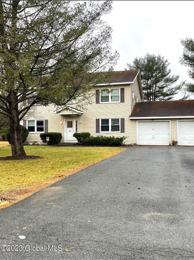 23 Woodridge Cir, Clifton Park, NY 12065 Townhome Rentals in Clifton