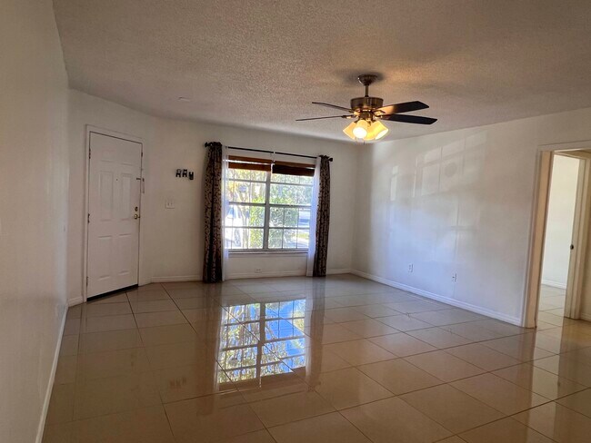 Foto del edificio - 3651 N Goldenrod Rd