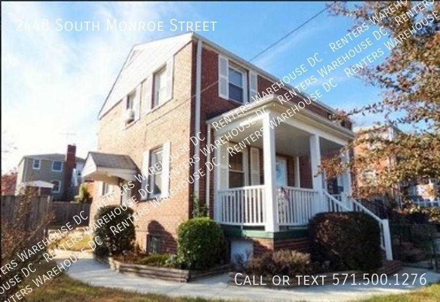 Primary Photo - Move in ready! 2Bd/2Bth 3-level brick home...