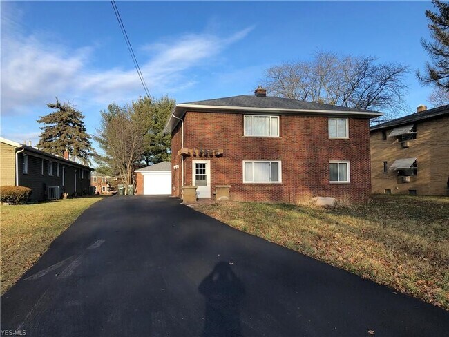 Building Photo - 155 Kenridge Rd