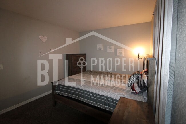 Foto del edificio - Charming Fully Furnished Condo with Prime ...