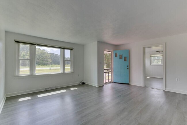 Foto del edificio - 2859 E River Rd