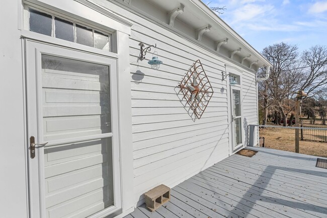 Building Photo - Unique Schoolhouse Turned 1-Bedroom Cottage!