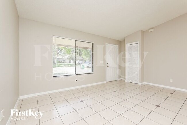 Building Photo - 2084 Everest St