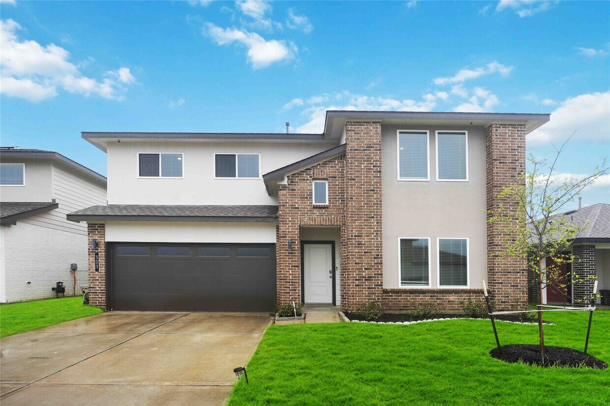 Foto principal - 303 William Ln