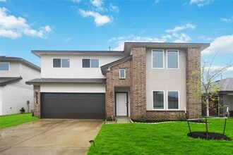 Building Photo - 303 William Ln