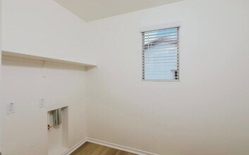 Building Photo - 4076 Sea Meadow Way