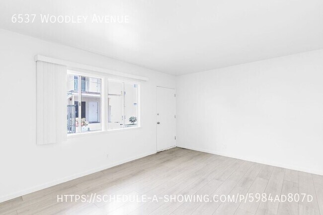 Building Photo - 6537 Woodley Ave