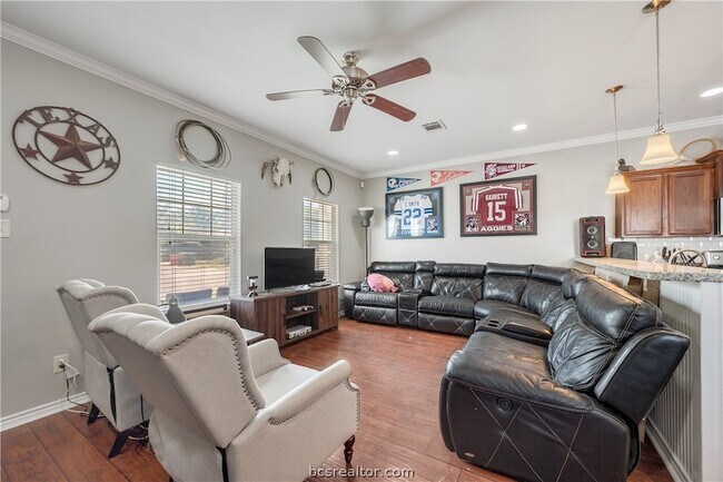 Foto del edificio - 114 Lynn Dr