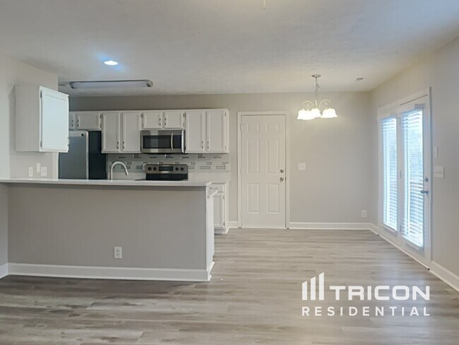 Foto del edificio - 5640 Chestnutwood Trail