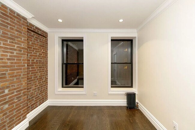Building Photo - 552 Broome Street