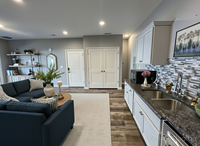 Foto del edificio - 1 Bedroom 1 Bath Walk-In Level Lakeside Apartment ADA Compliant - Offering Flexible Lease Terms &...
