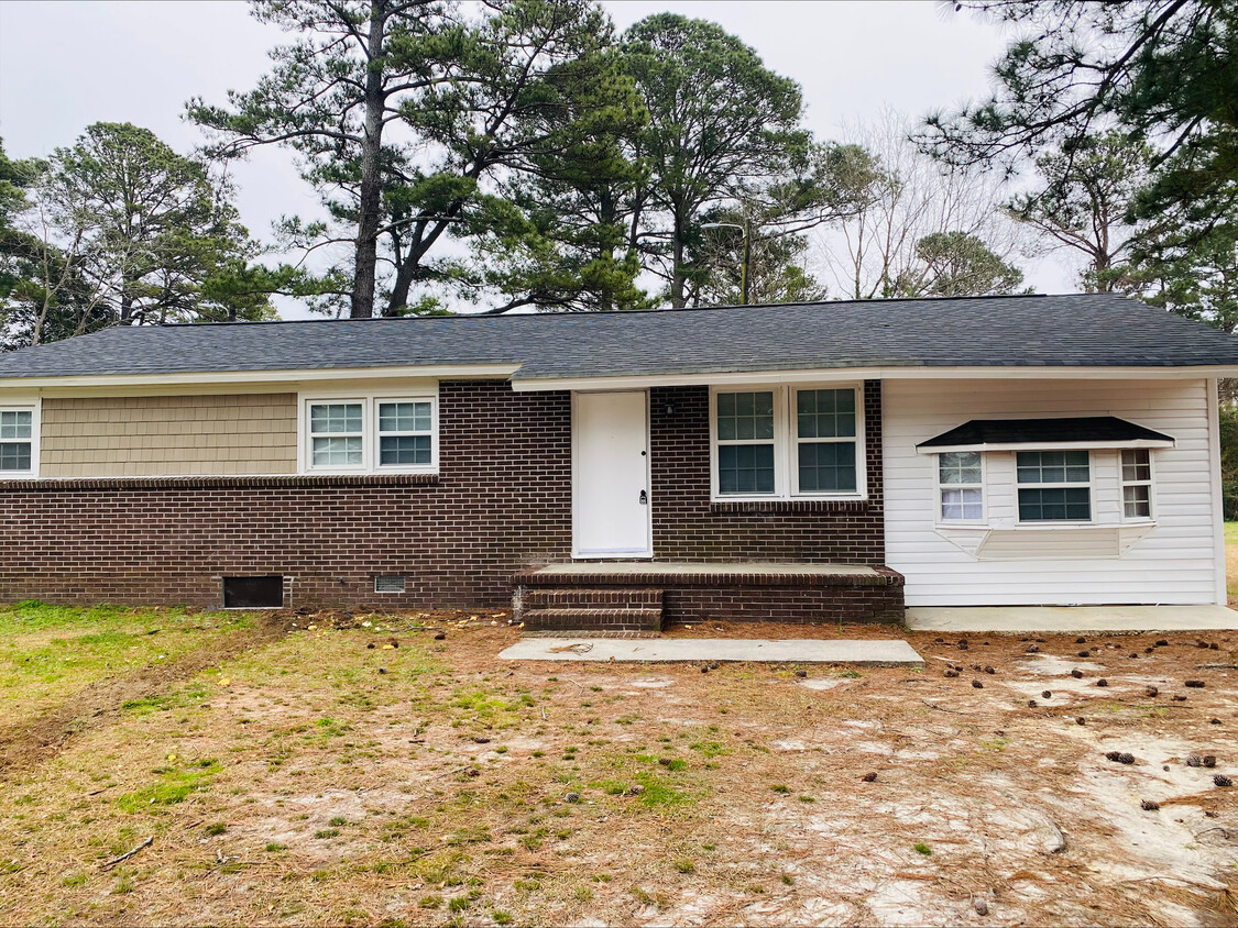 Primary Photo - 1504 N Rocky Way Dr