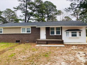 Building Photo - 1504 N Rocky Way Dr