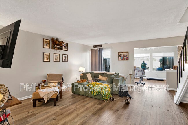 Foto del edificio - 4730 Huron Dr