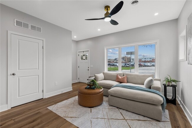 Building Photo - 175 S Union St